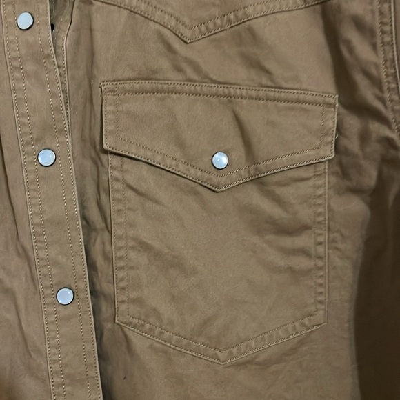 Banana Republic Men's Stone Washed Snap Button Long-Sleeve shirt - Picture 6 of 9